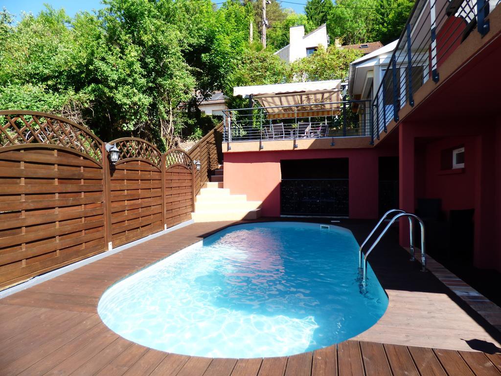 Bed and Breakfast La Colline Aux Yeux Doubs Бом-ле-Дам Экстерьер фото