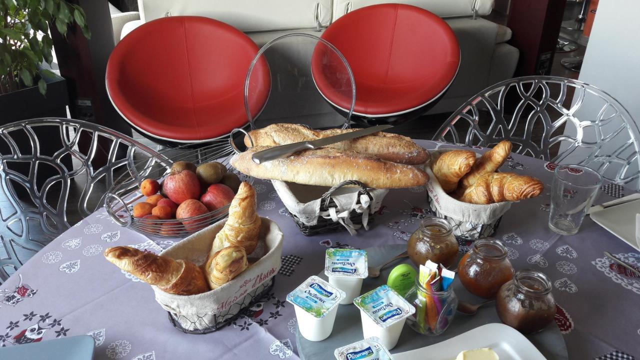 Bed and Breakfast La Colline Aux Yeux Doubs Бом-ле-Дам Экстерьер фото